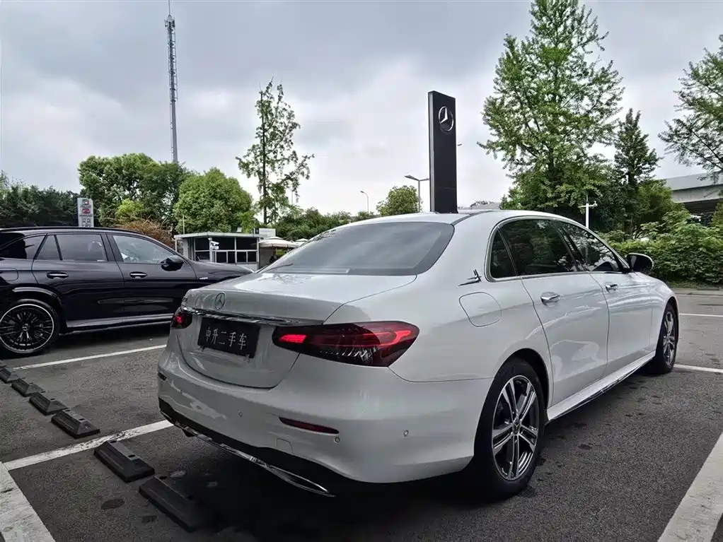 Mercedes-Benz E-Class 2021 E 260 L Sport фото 5