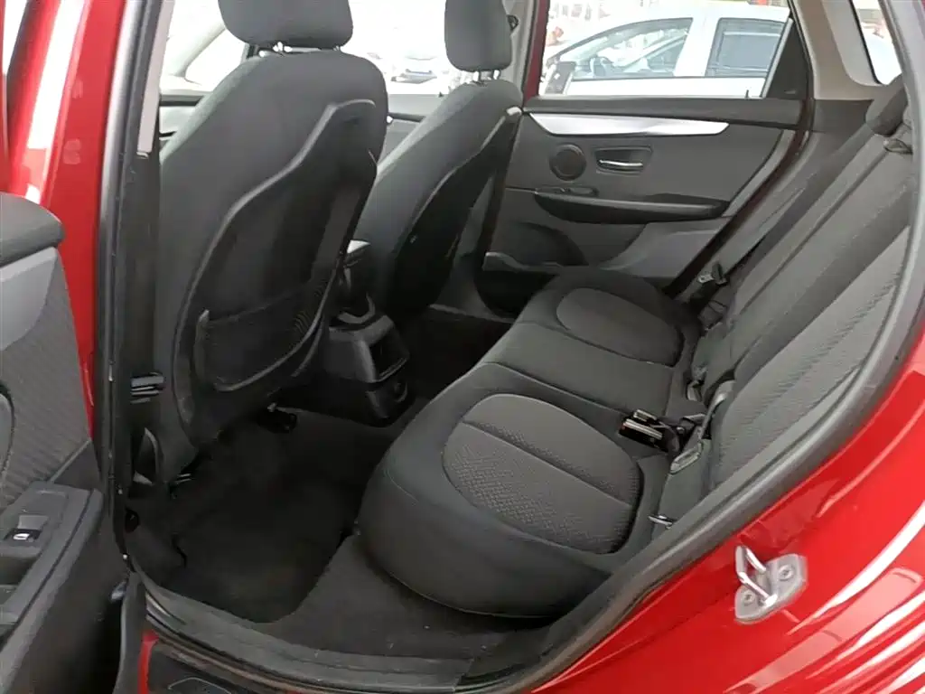 BMW 2 Series Touring 2016 218i Fashion Model фото 17