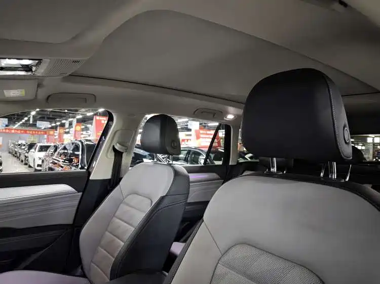 Volkswagen Talagon 2023 330TSI Luxury Touring Edition фото 10