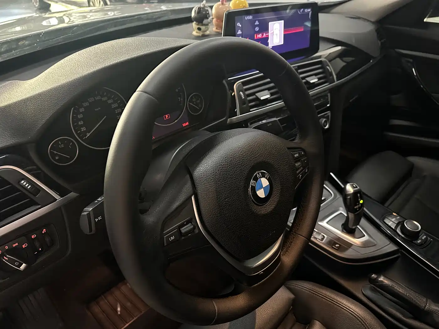 BMW 3 Series GT 2018 320i Fashion фото 24