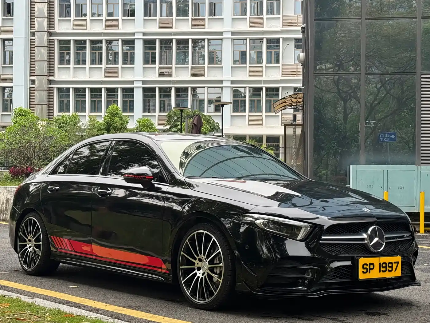 Mercedes-Benz A-Class AMG 2023 Model Year AMG A 35 L 4MATIC фото 3