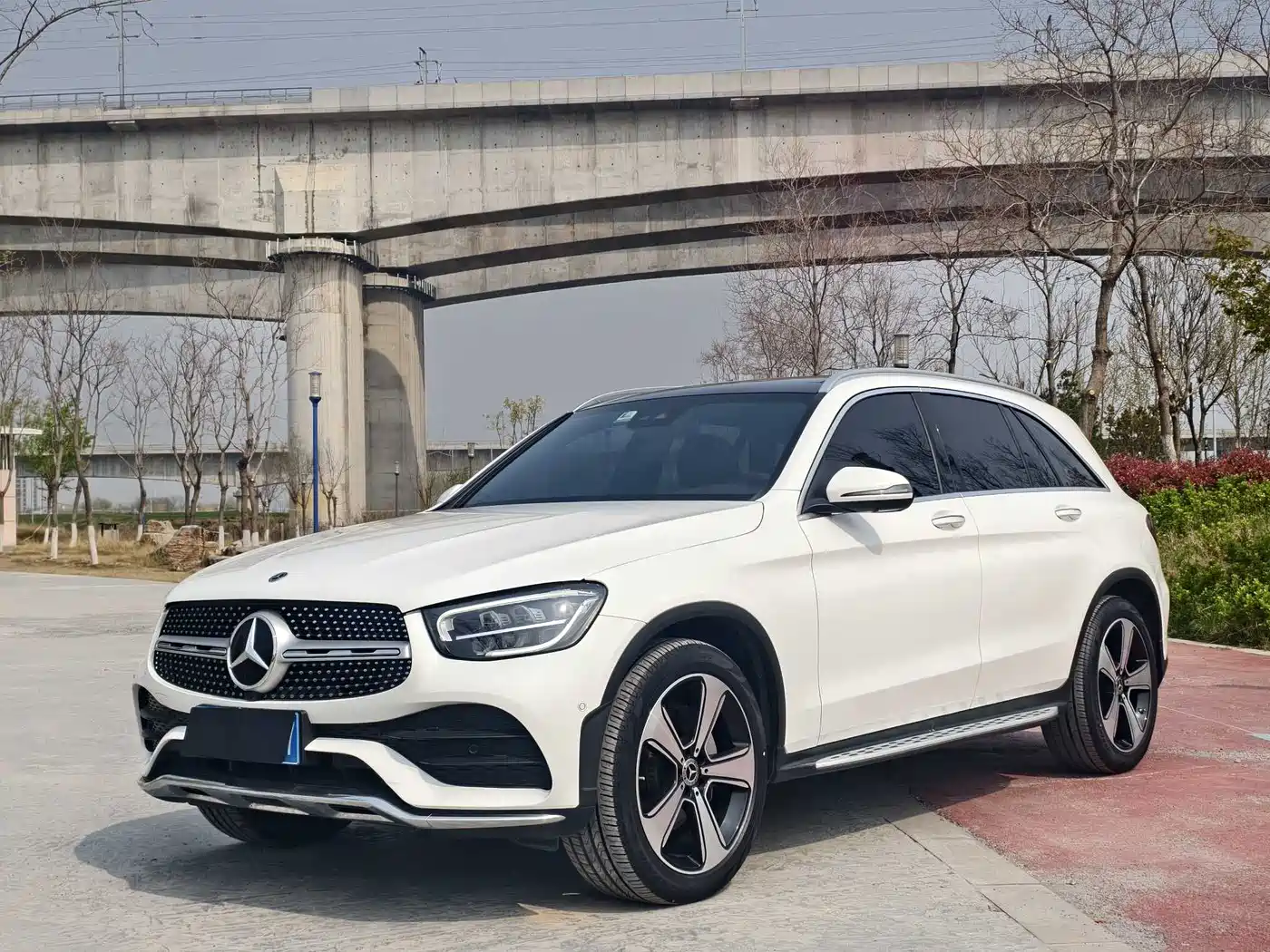 MERCEDES-BENZ GLC