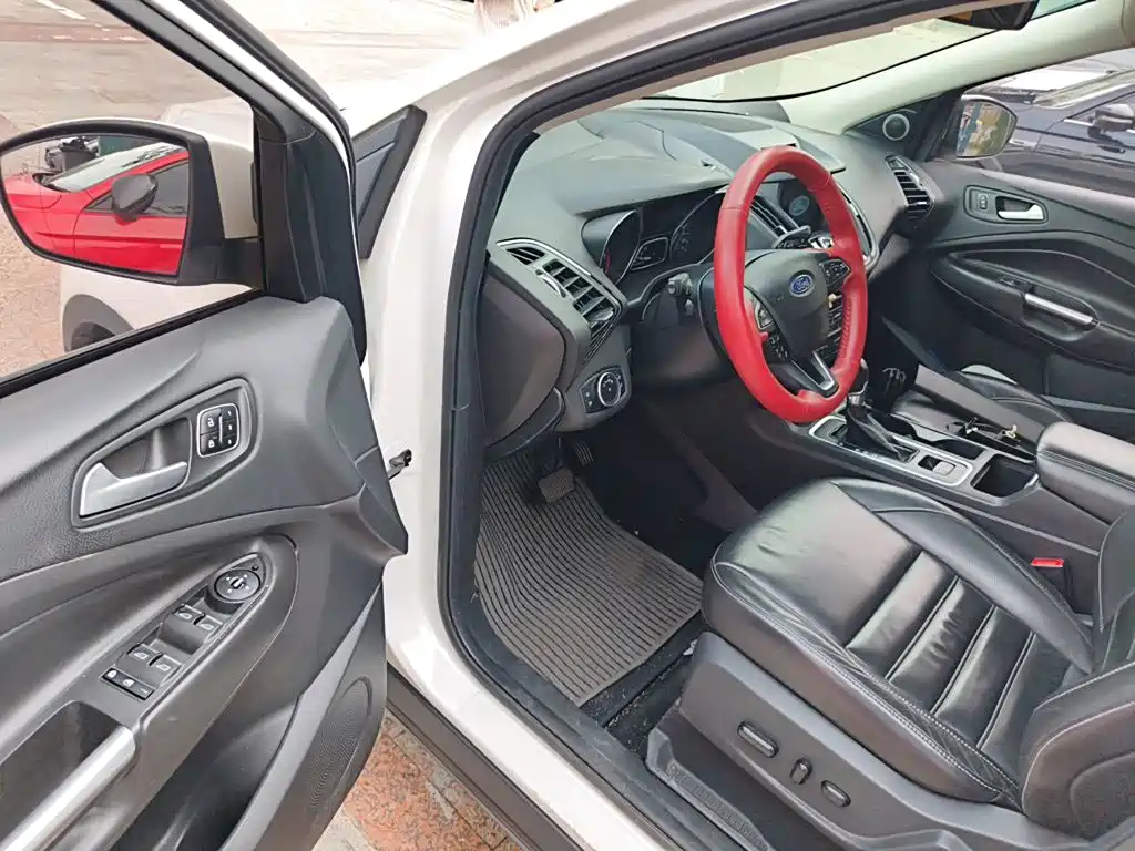 Photo 12 - Ford Kuga