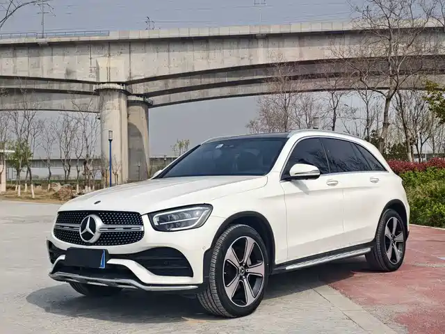 MERCEDES-BENZ GLC 2023