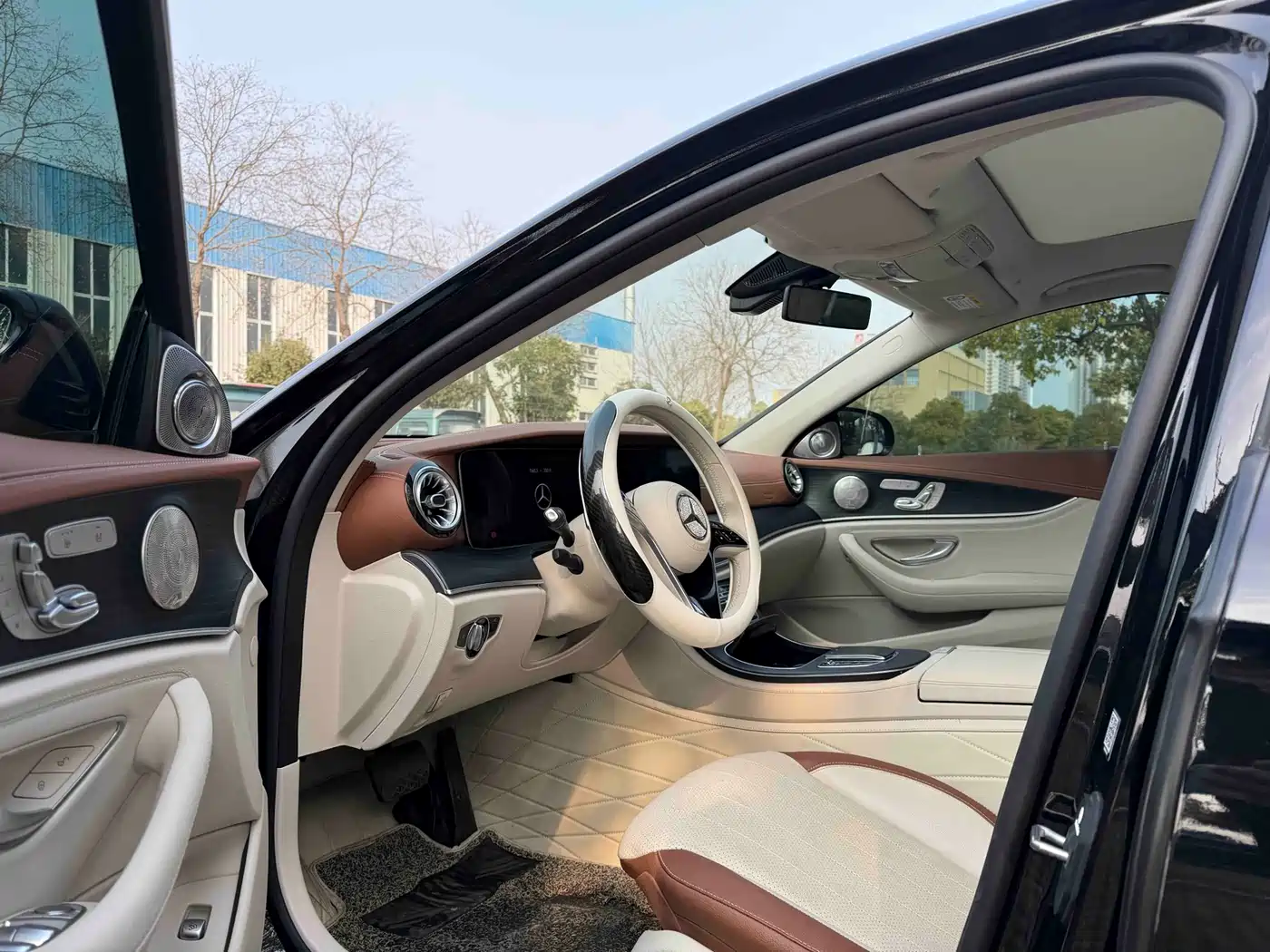 Mercedes-Benz E-Class 2023 E 300 L Fashion фото 11