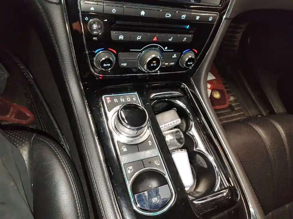 Jaguar XJ 2017 2016 XJL 3.0 SC 2WD Elegance Business Edition