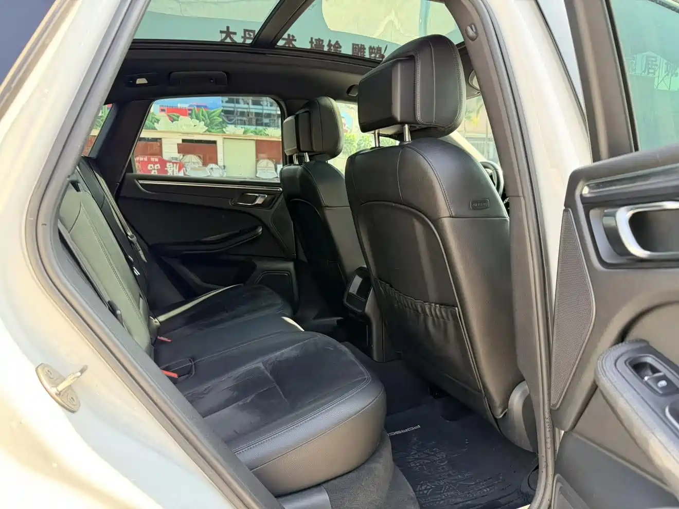 Porsche Macan 2016 Macan 2.0T фото 13