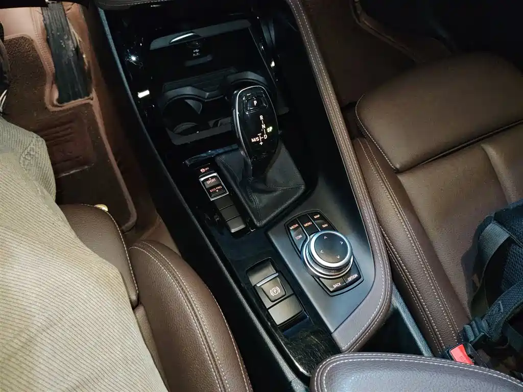 BMW X1 2020 sDrive20Li Premium Edition фото 14