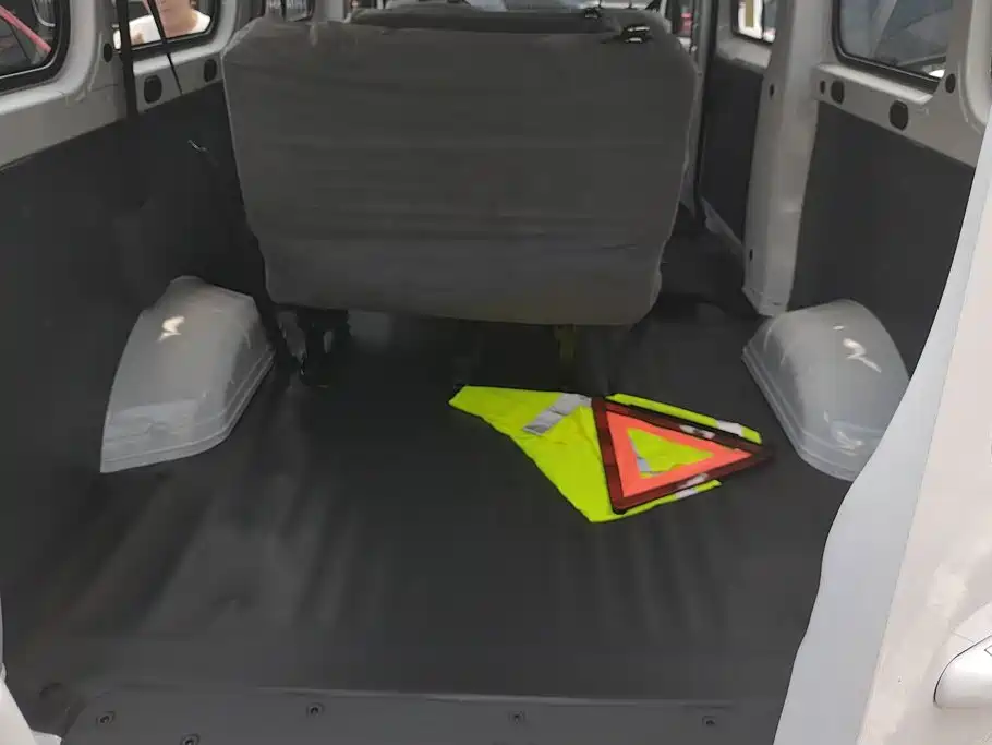 Wuling Motors Wuling Yangguang 2026 2026 Model 330km Passenger Van Comfort Version