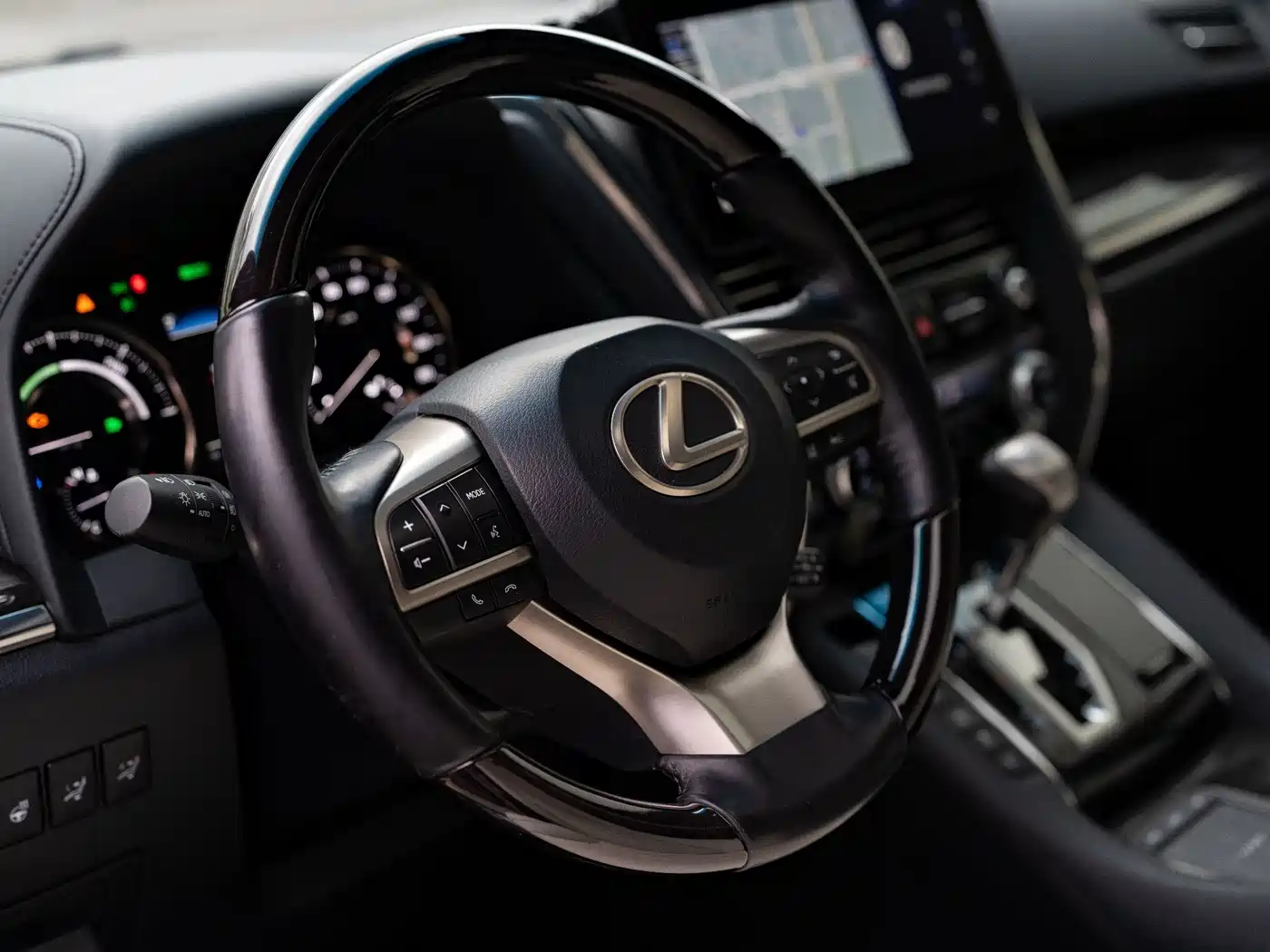 Lexus LM 2020 300h Seven-Seater Elegance Edition фото 6