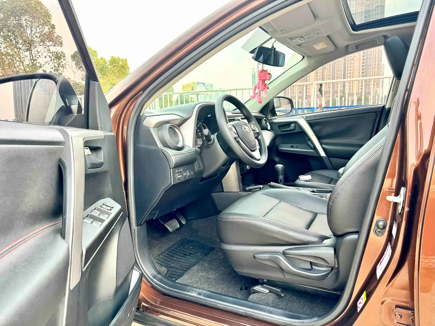 Toyota RAV4 Rongfang 2016 2.0L CVT 2WD Trend (China V) фото 7