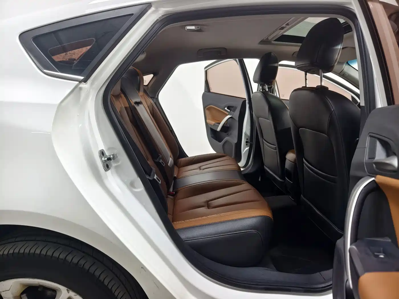 MG GT 2017 2016 Model 1.5T Automatic Premium Luxury Edition