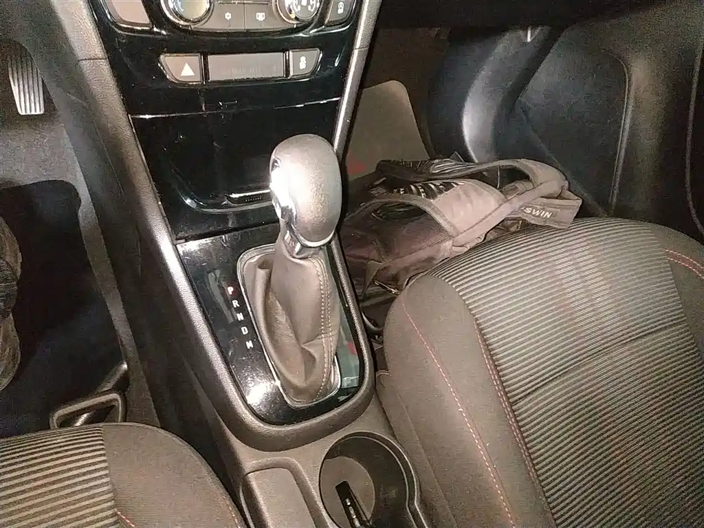 Buick Encore 2016 18T Automatic 2WD Urban Leading фото 10