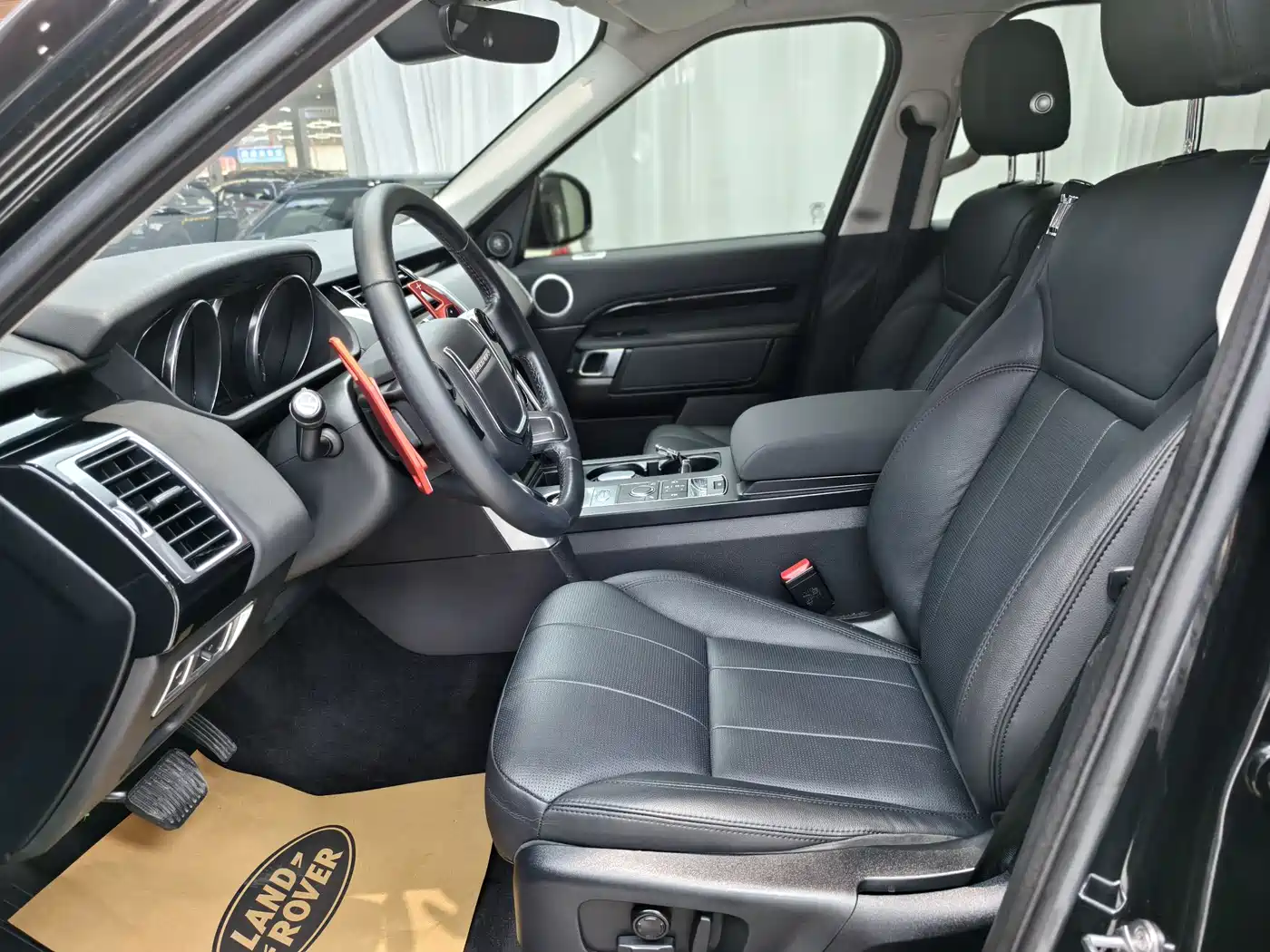 Land Rover Discovery 2019 3.0 SC V6 SE фото 5