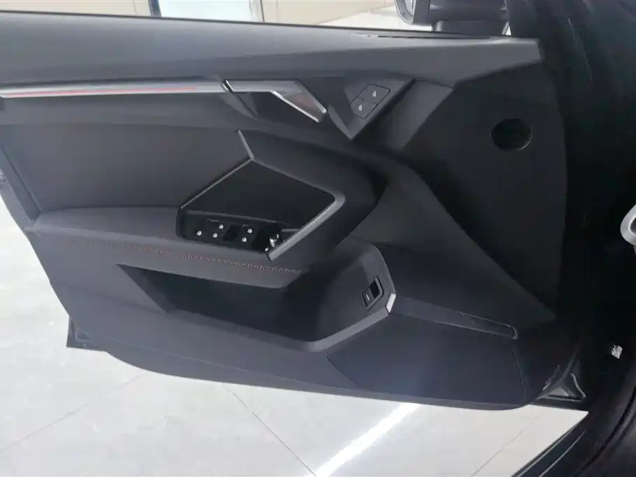 Audi A3 2021 Sportback 35 TFSI Wang Yibo Limited Edition фото 7