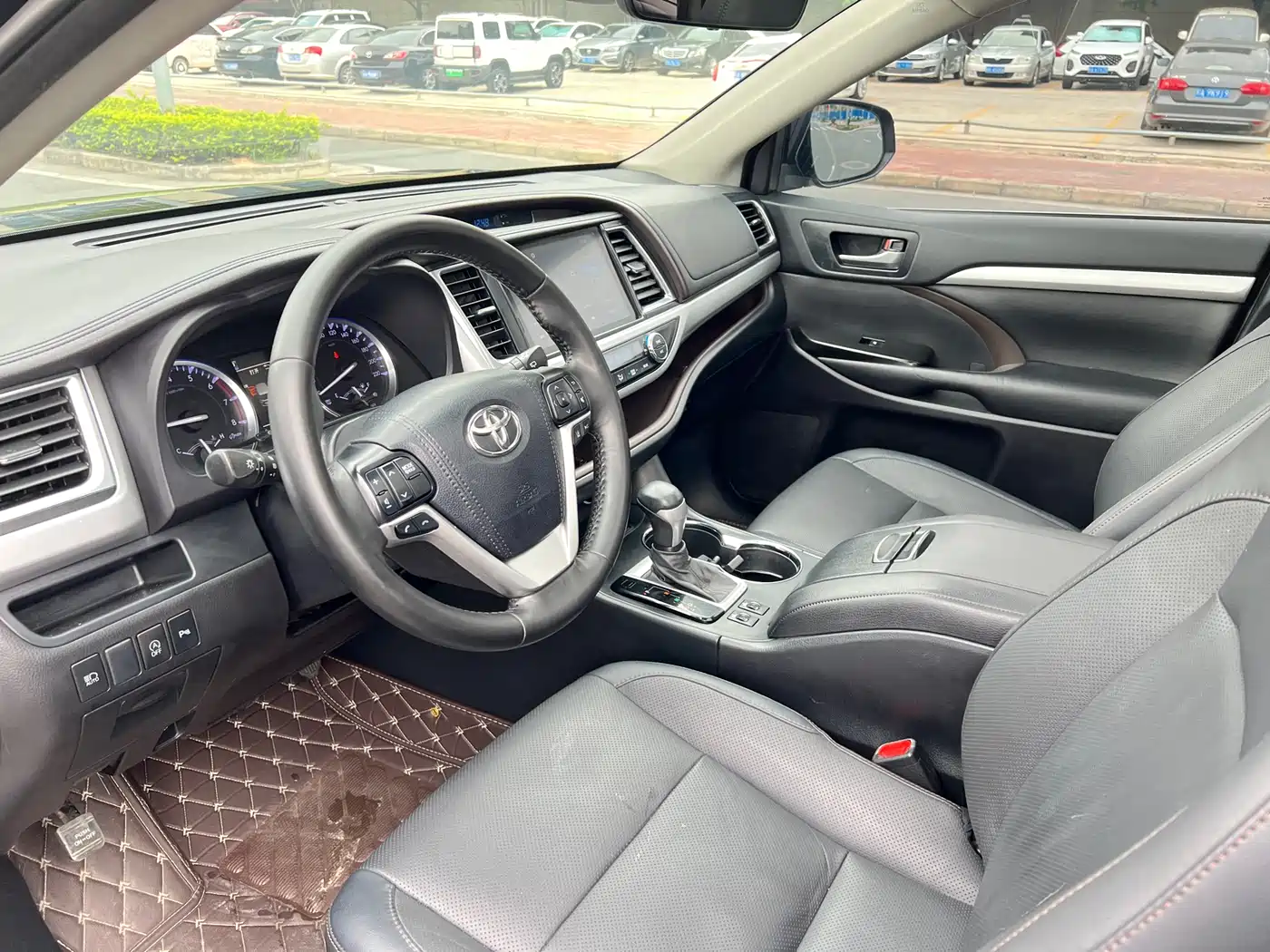 Toyota Highlander 2021 2.0T AWD Luxury 7-Seater фото 11