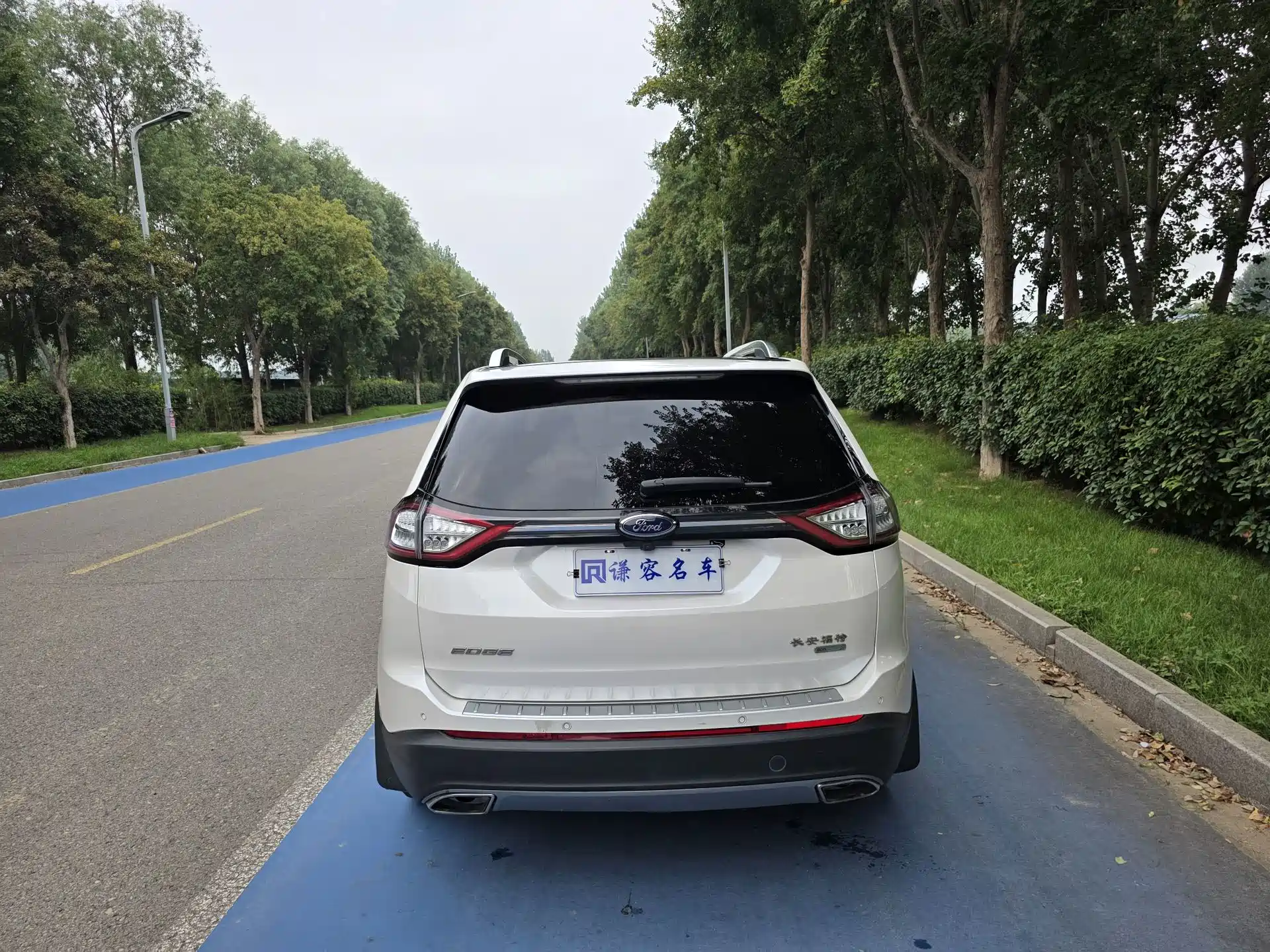 Фото 9 - Ford Edge