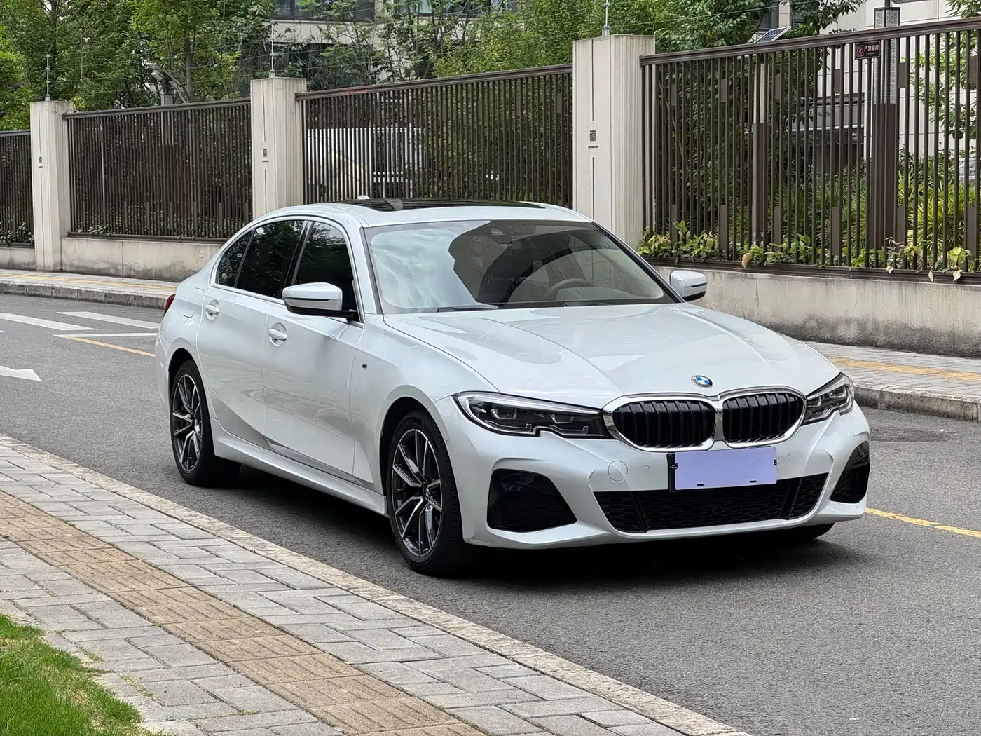 BMW 3 Series 2020 325Li M Sport Package фото 3