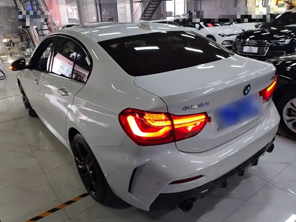 BMW 1 Series 2022 125i M Sport Shadow Edition фото 5