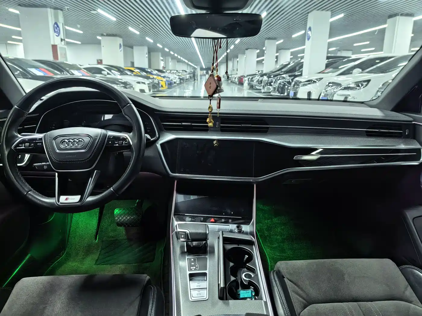 Audi A6L 2021 40 TFSI Luxury Sport фото 4