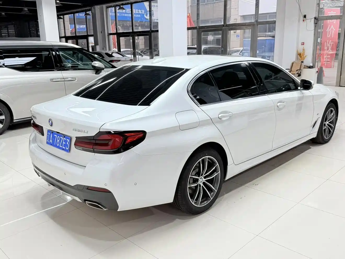 BMW 5 Series 2022 Model Second Facelift 525Li M Sport Package фото 4