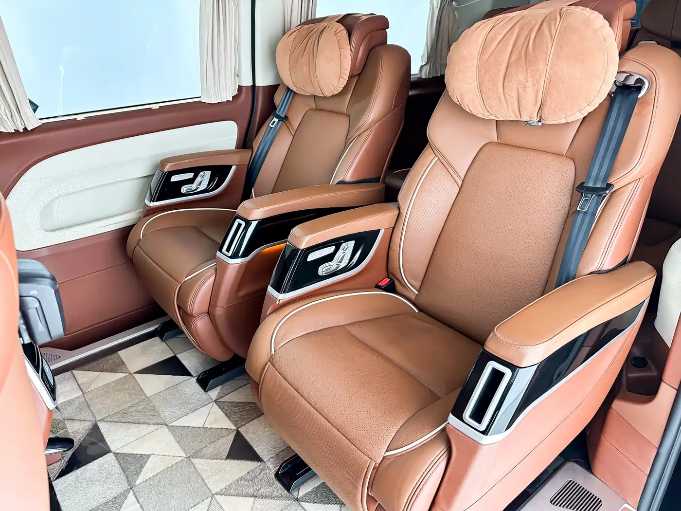 Mercedes-Benz Vito 2020 2.0T Business Edition (7-seater) фото 8