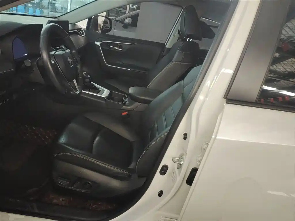 Toyota RAV4 Rongfang 2023 2.0L CVT FWD Style Plus Edition фото 15