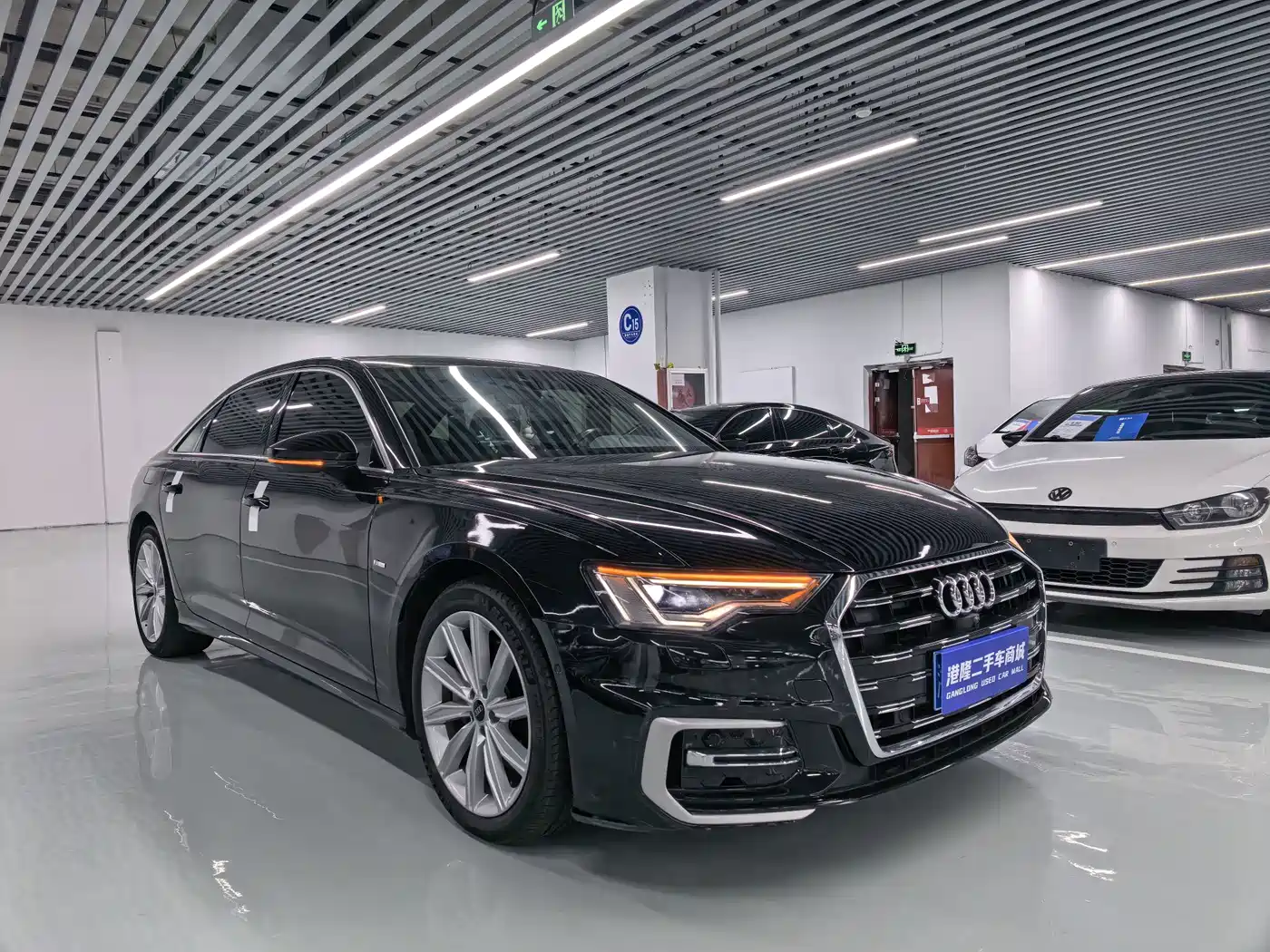 Audi A6L 2021 40 TFSI Luxury Sport фото 3