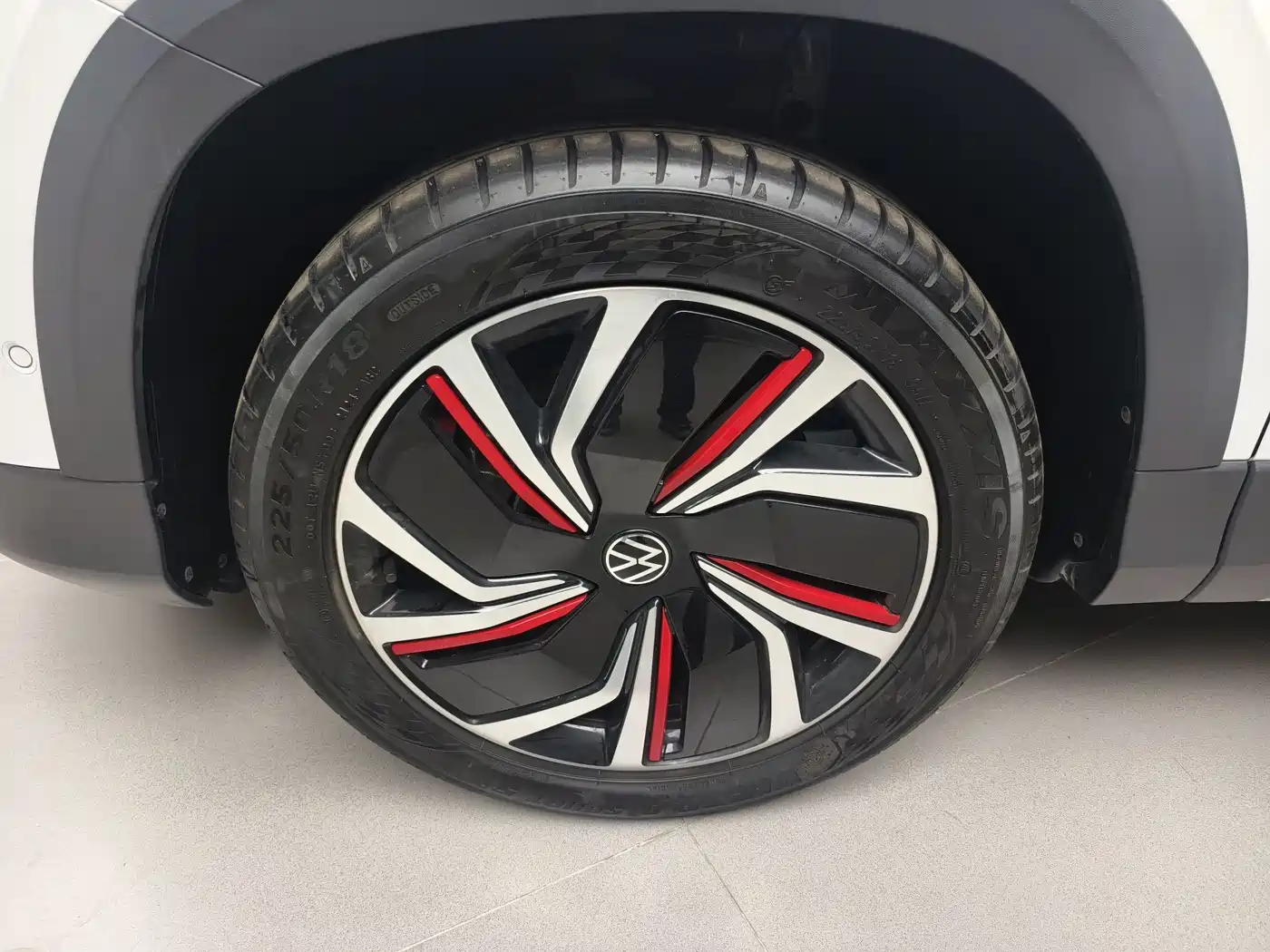 Volkswagen Tharu 2024 300TSI 2WD Moon Premium Edition фото 9