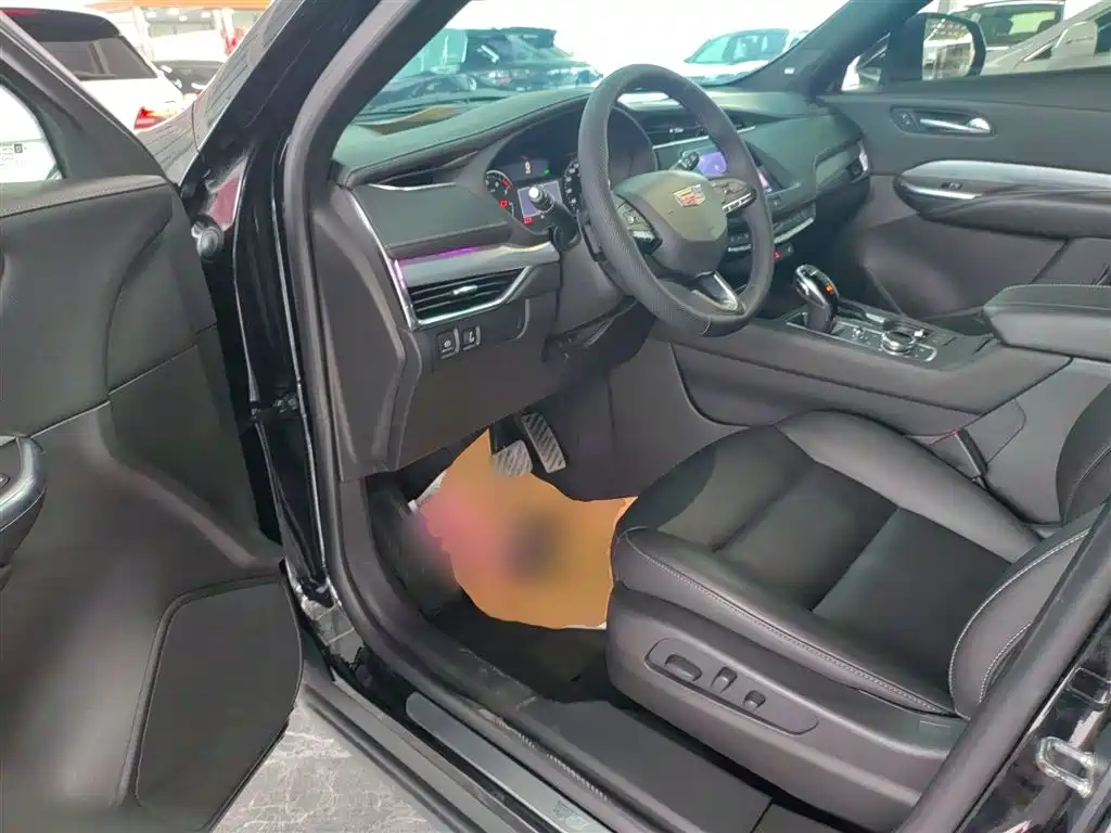 Cadillac XT4 2021 28T FWD Premium Edition фото 12