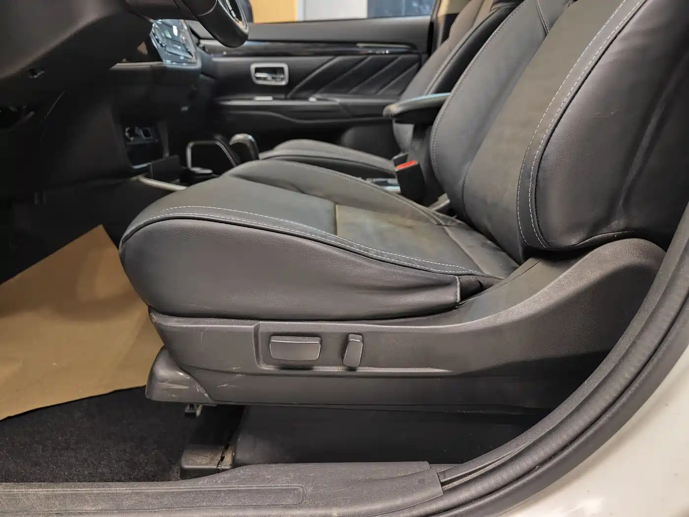 Mitsubishi Outlander 2019 2.0L 2WD Enjoy 5-Seater China VI фото 11