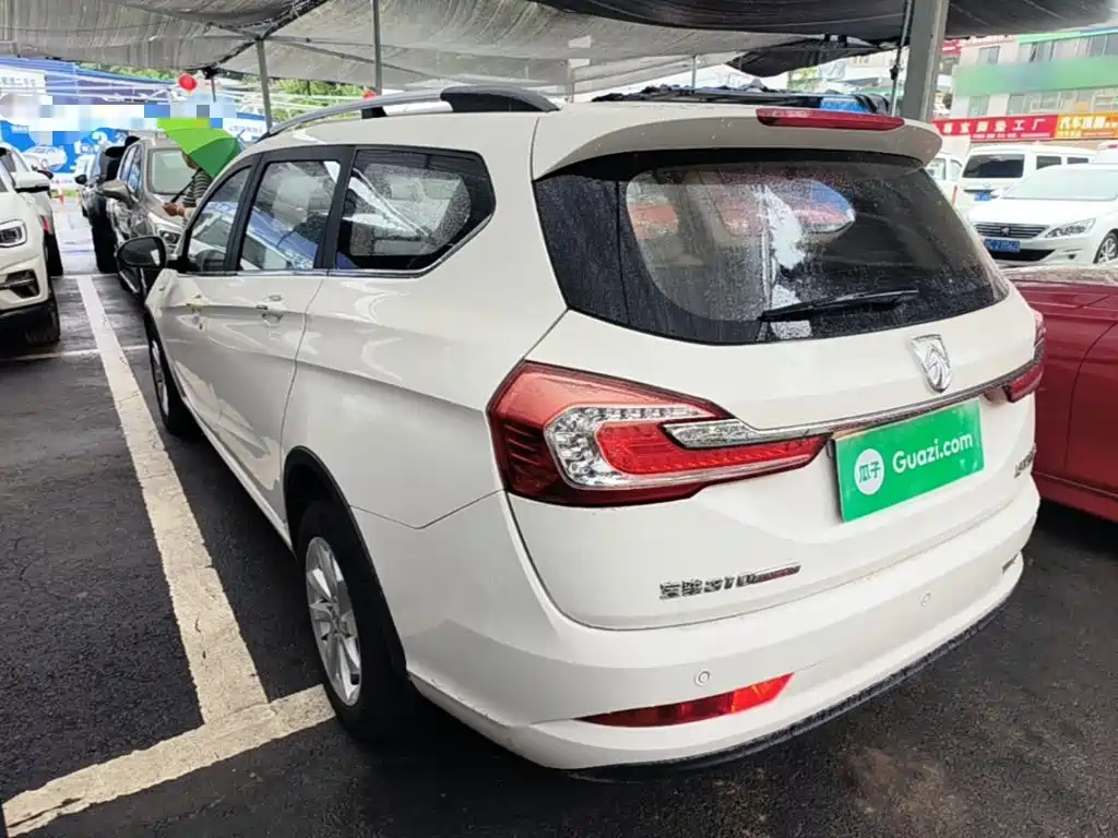Baojun 310W 2017 2017 1.5L Manual Fashion Edition (China V)