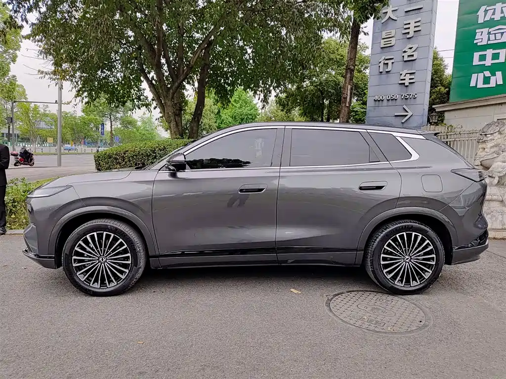 Dongfeng Aeolus L8 2025 2025 Plug-in Hybrid