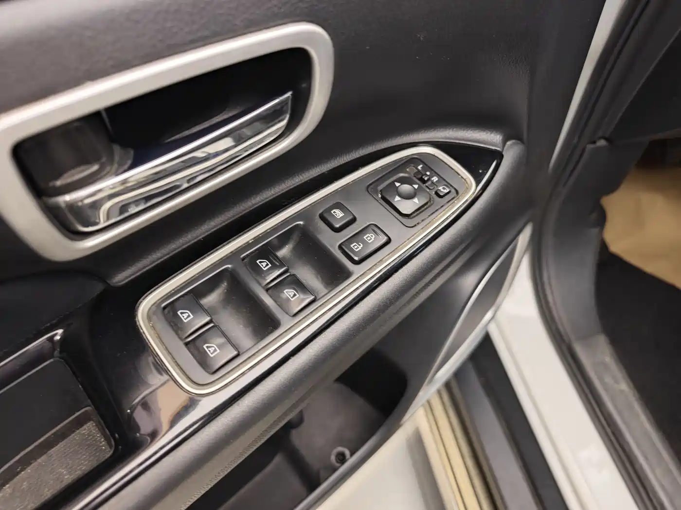 Mitsubishi Outlander 2019 2.0L 2WD Enjoy 5-Seater China VI фото 10