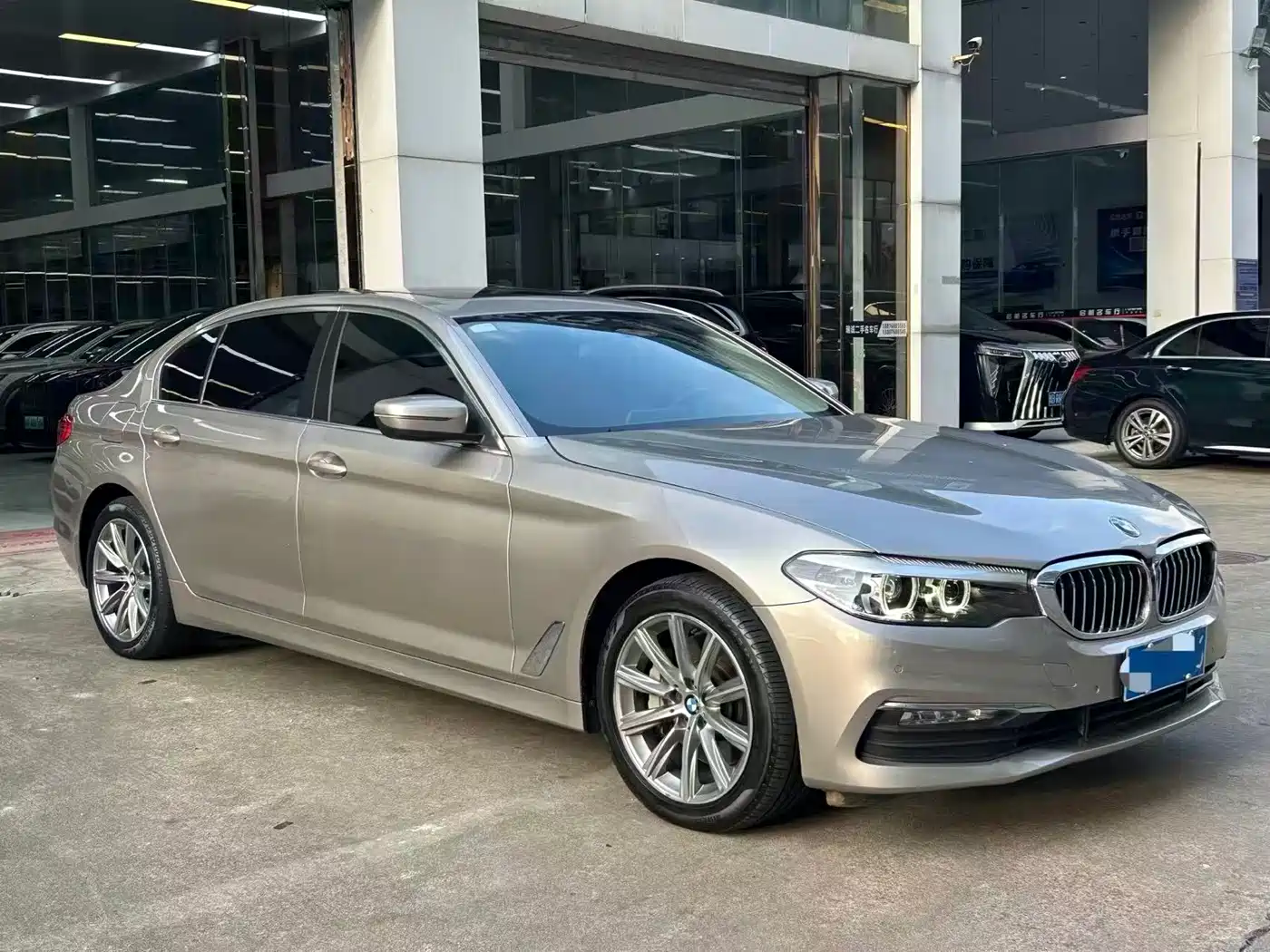 BMW 5 Series 2018 528Li Launch Special Edition фото 3
