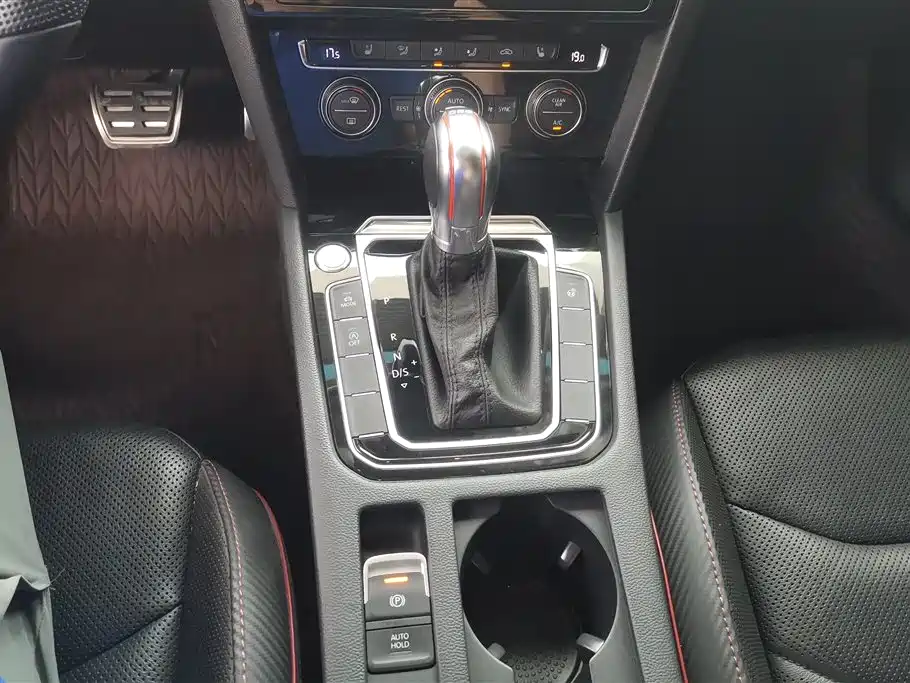 Volkswagen FAW-Volkswagen CC 2019 380TSI Glamour Edition China V фото 16
