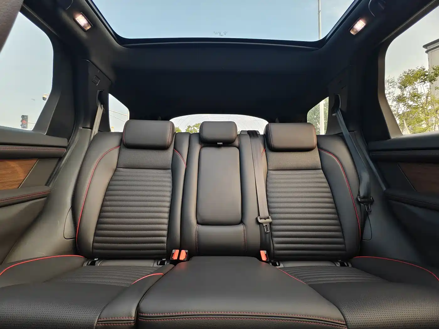 Land Rover Discovery Sport 2022 Model 249PS R-Dynamic S Performance Edition 5-Seater фото 20