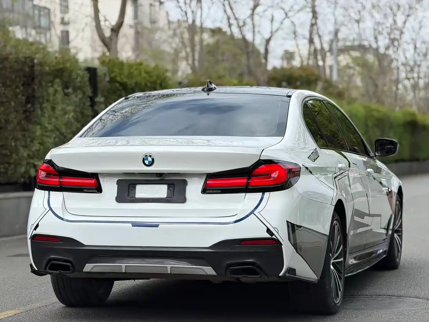 BMW 5 Series 2022 530Li Leading M Sport Package фото 15
