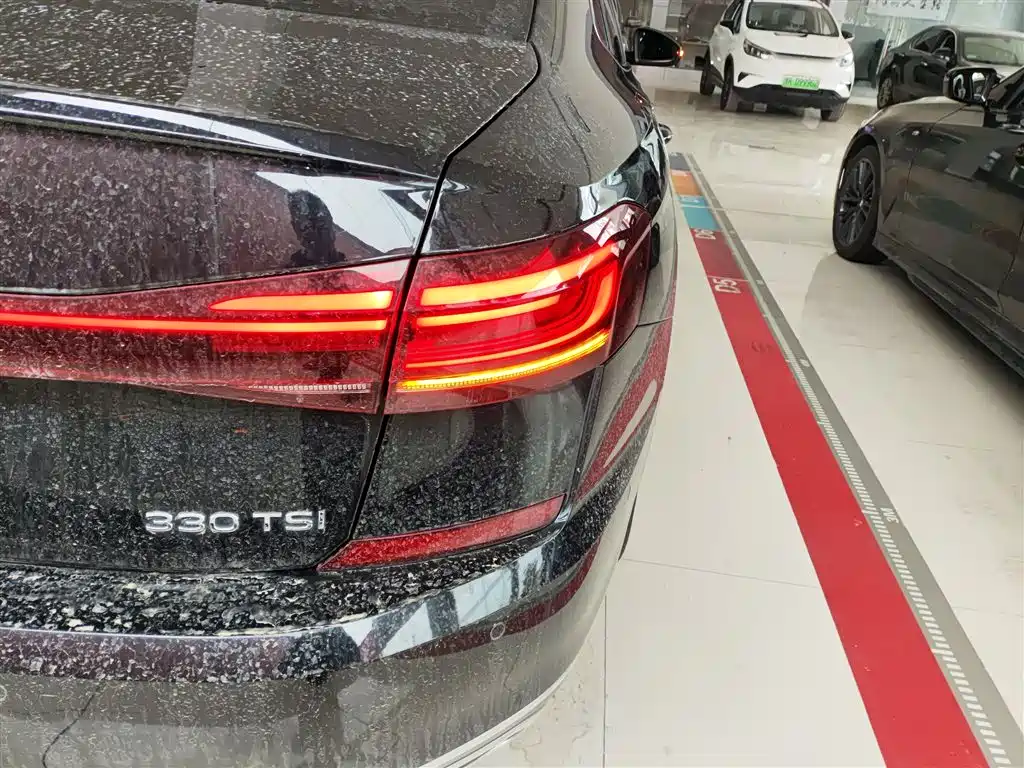 Volkswagen Passat 2022 330TSI Luxury Edition фото 8