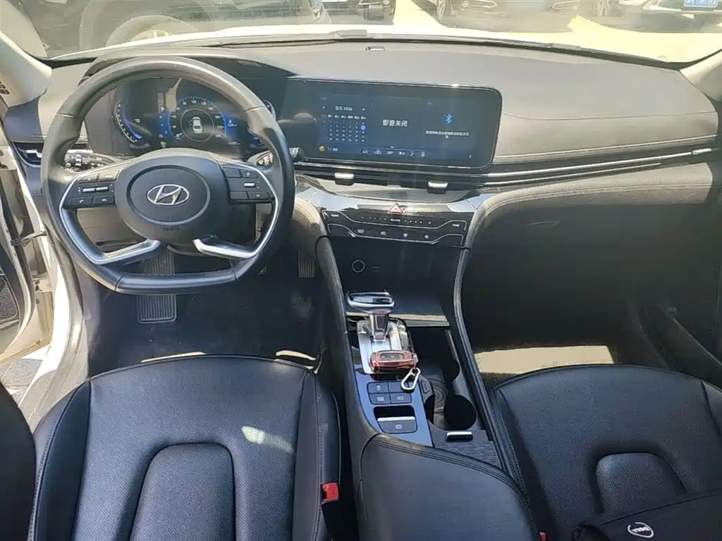Photo 10 - Hyundai Mistra
