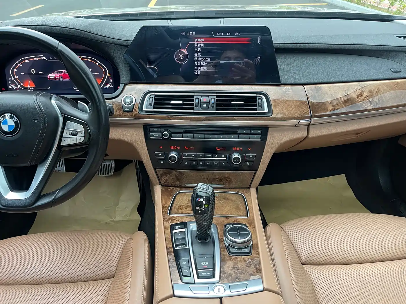 BMW 7 Series 2013 Model 740Li Luxury фото 15