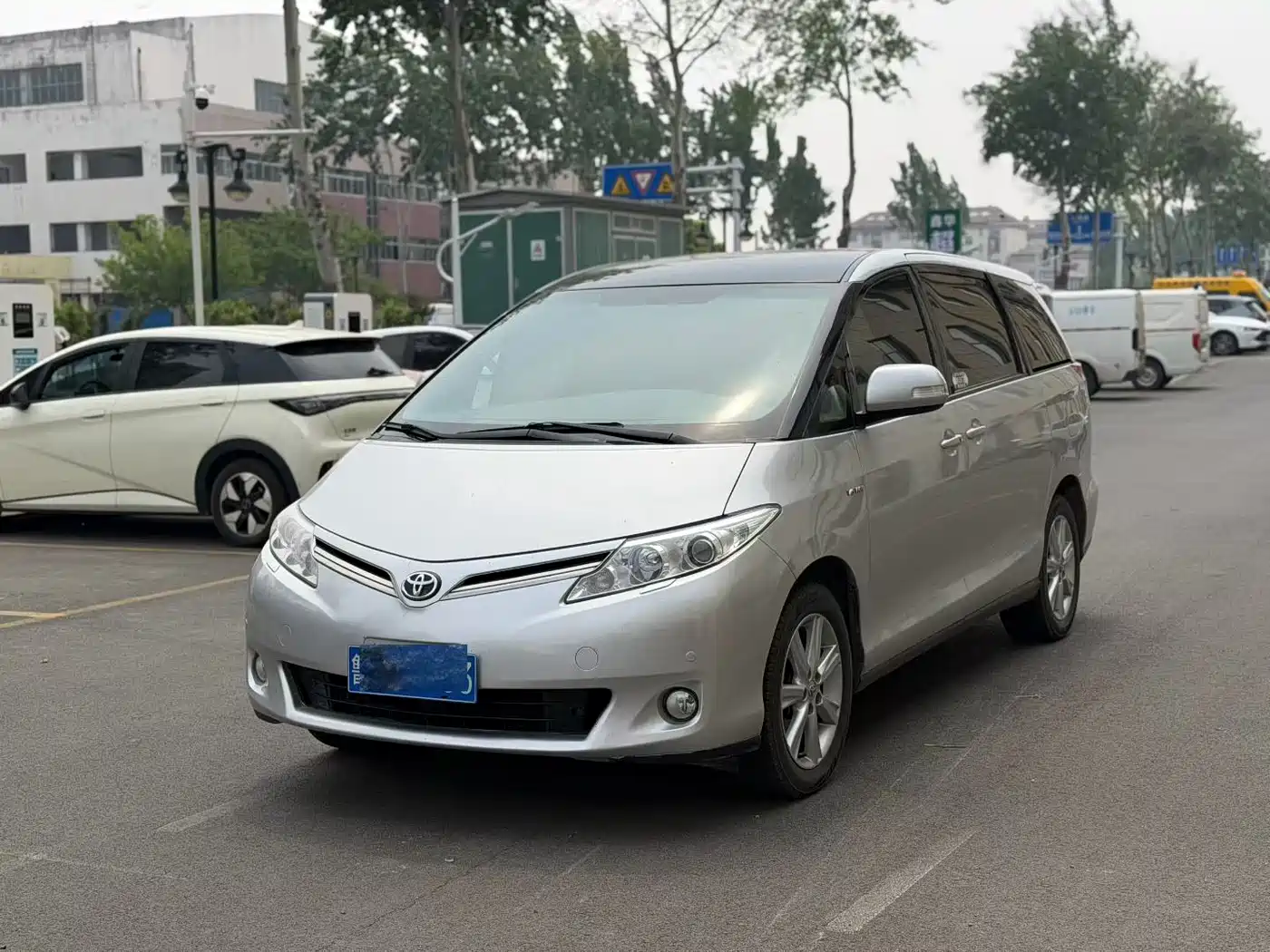 Toyota Previa 2012 2.4L 7-Seater Luxury Edition фото 3