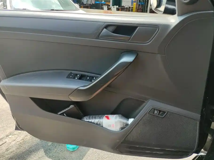 Volkswagen Santana 2015 1.6L Automatic Trend Edition фото 7