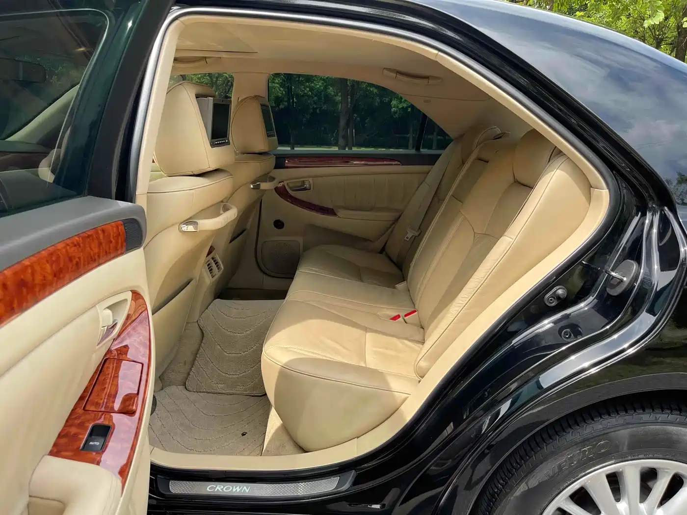 Toyota Crown 2009 2.5L Royal Special Navigation Edition фото 8