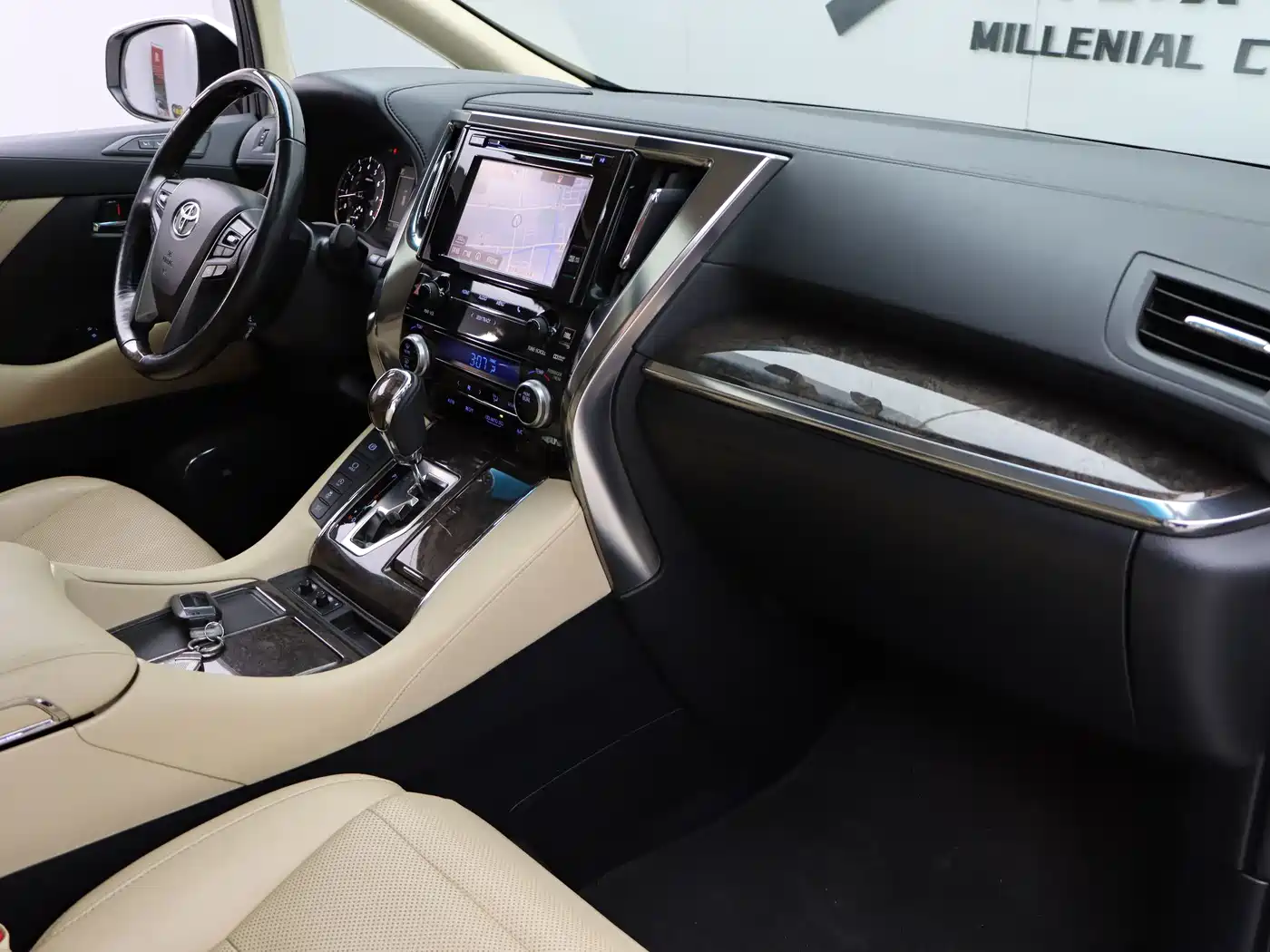 Toyota Alphard 2018 Facelift 3.5L Premium Edition фото 32