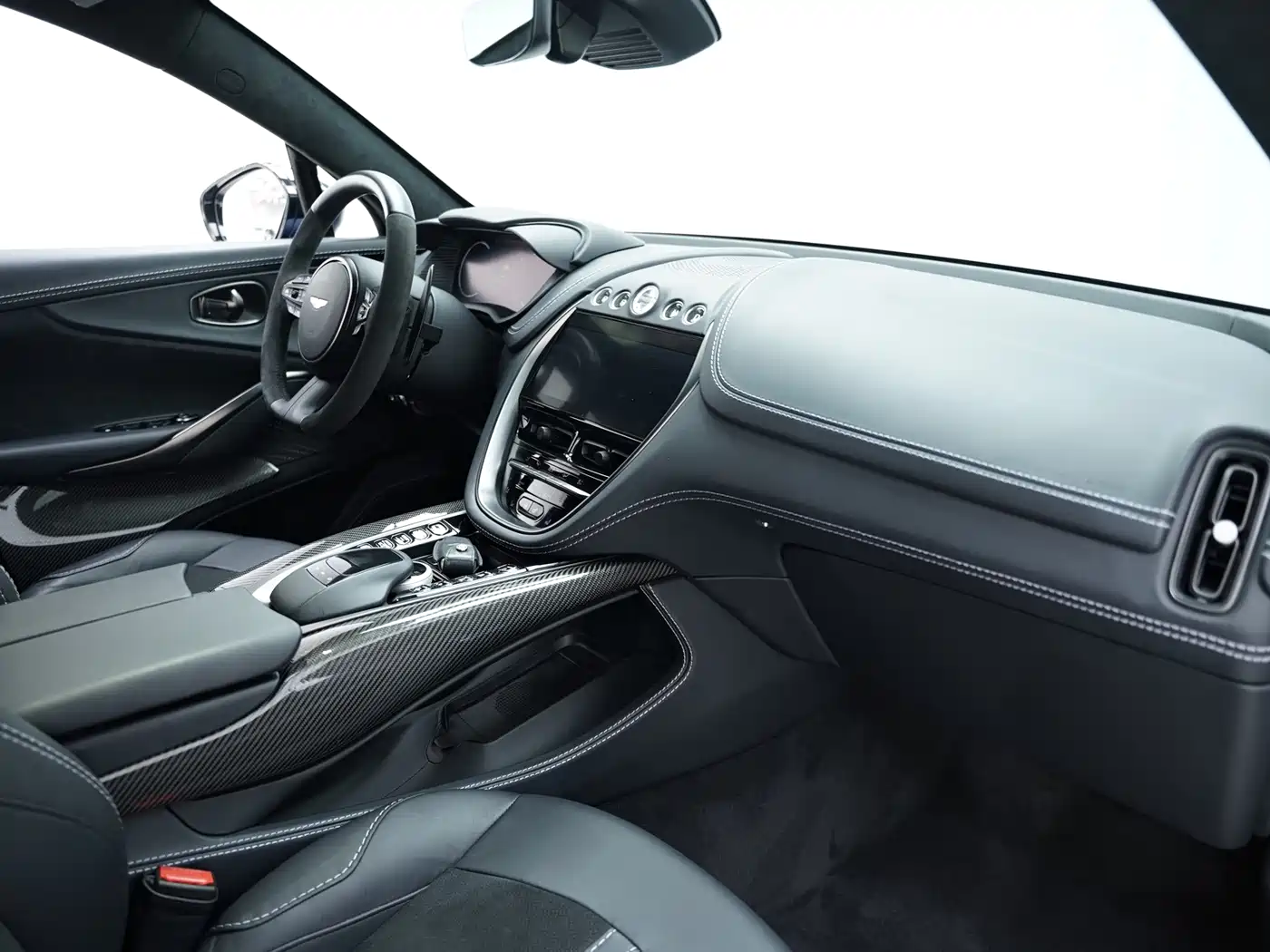 Aston Martin DBX 2022 2022 3.0T STRAIGHT-SIX