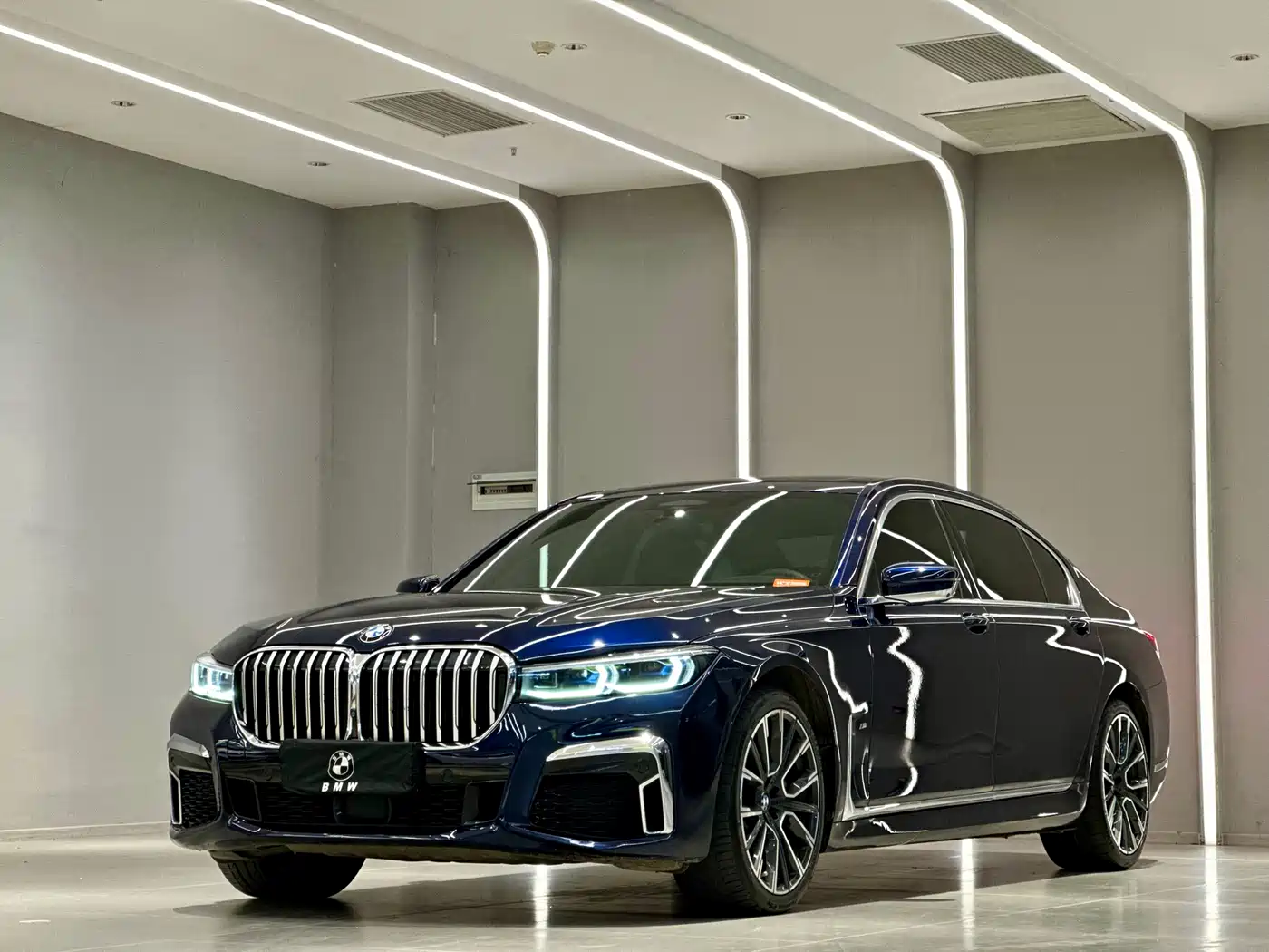 BMW 7 Series 2019 740Li xDrive Executive M Sport Package