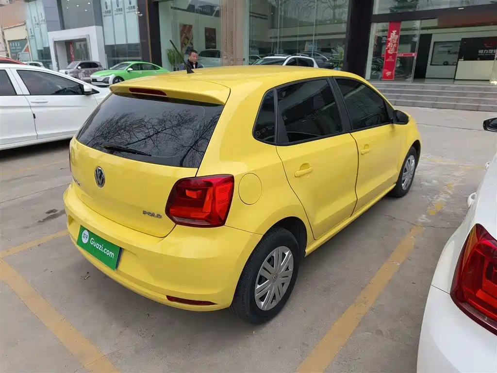 Volkswagen Polo 2016 1.4L Automatic Trend фото 7