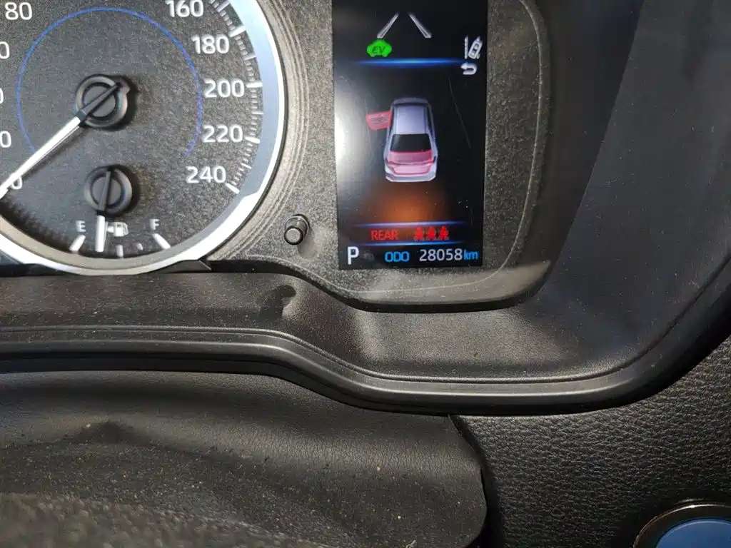 Toyota Corolla 2021 Hybrid 1.8L E-CVT Elite Edition фото 9