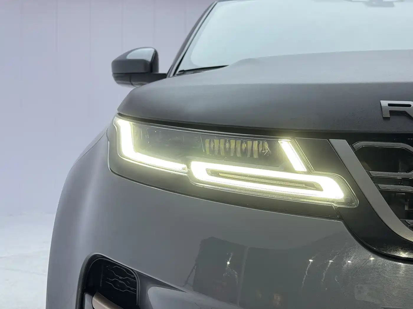 Land Rover Range Rover Evoque 2020 Model 249PS R-DYNAMIC S Gloss Black Sport Edition фото 28